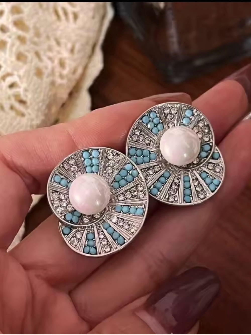 Pearl Center Blue & Silver Crystal Round Stud Earrings NWOT - Picture 4 of 5
